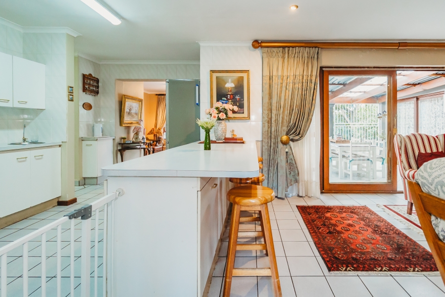 4 Bedroom Property for Sale in Loerie Park Western Cape